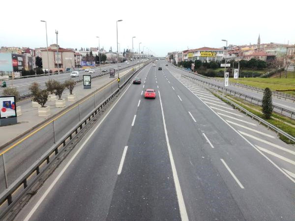 İstanbul\'da 2019\'un İlk Günü Yollar Boş Kaldı