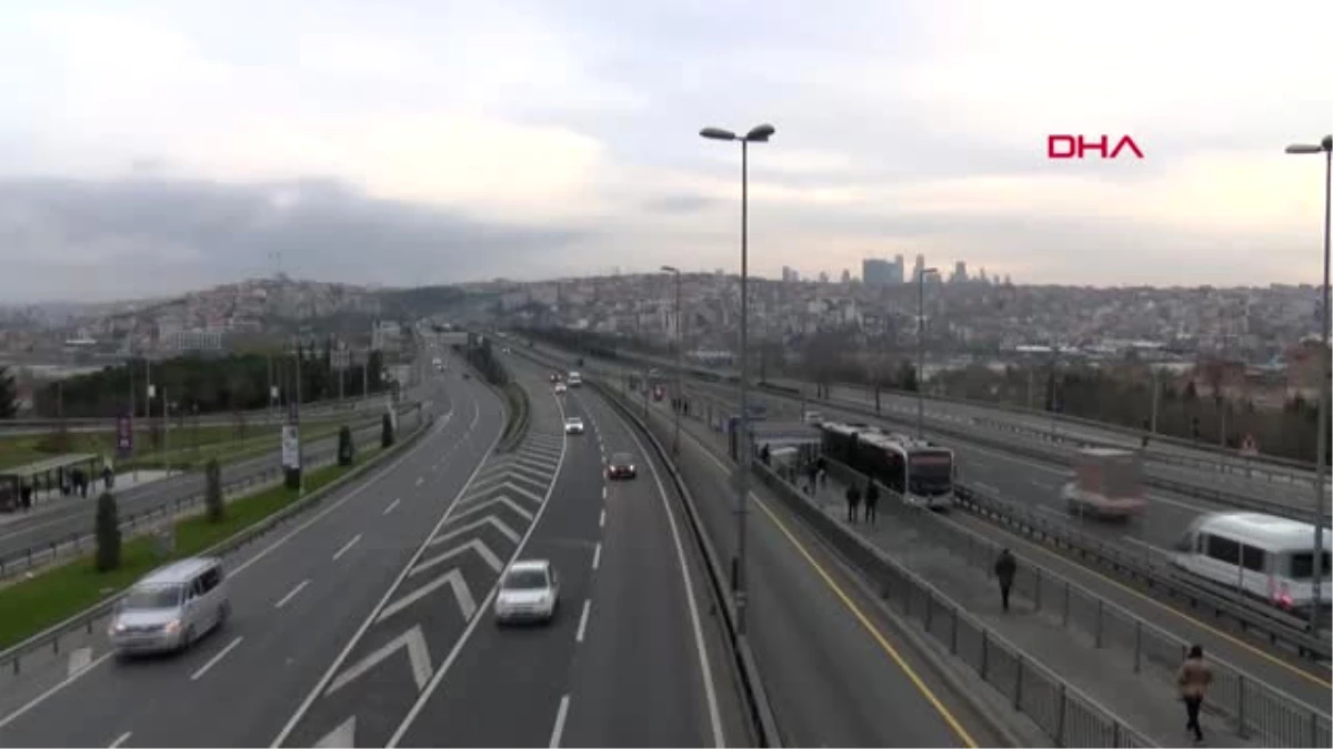 İstanbul\'da 2019\'un İlk Günü Yollar Boş Kaldı