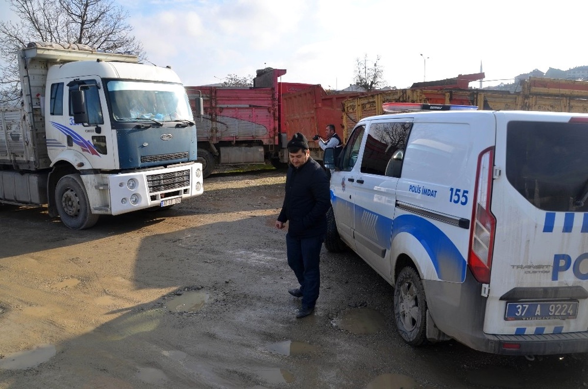 Kamyon Garajından Oto Teyp Çalıp Kayıplara Karıştılar