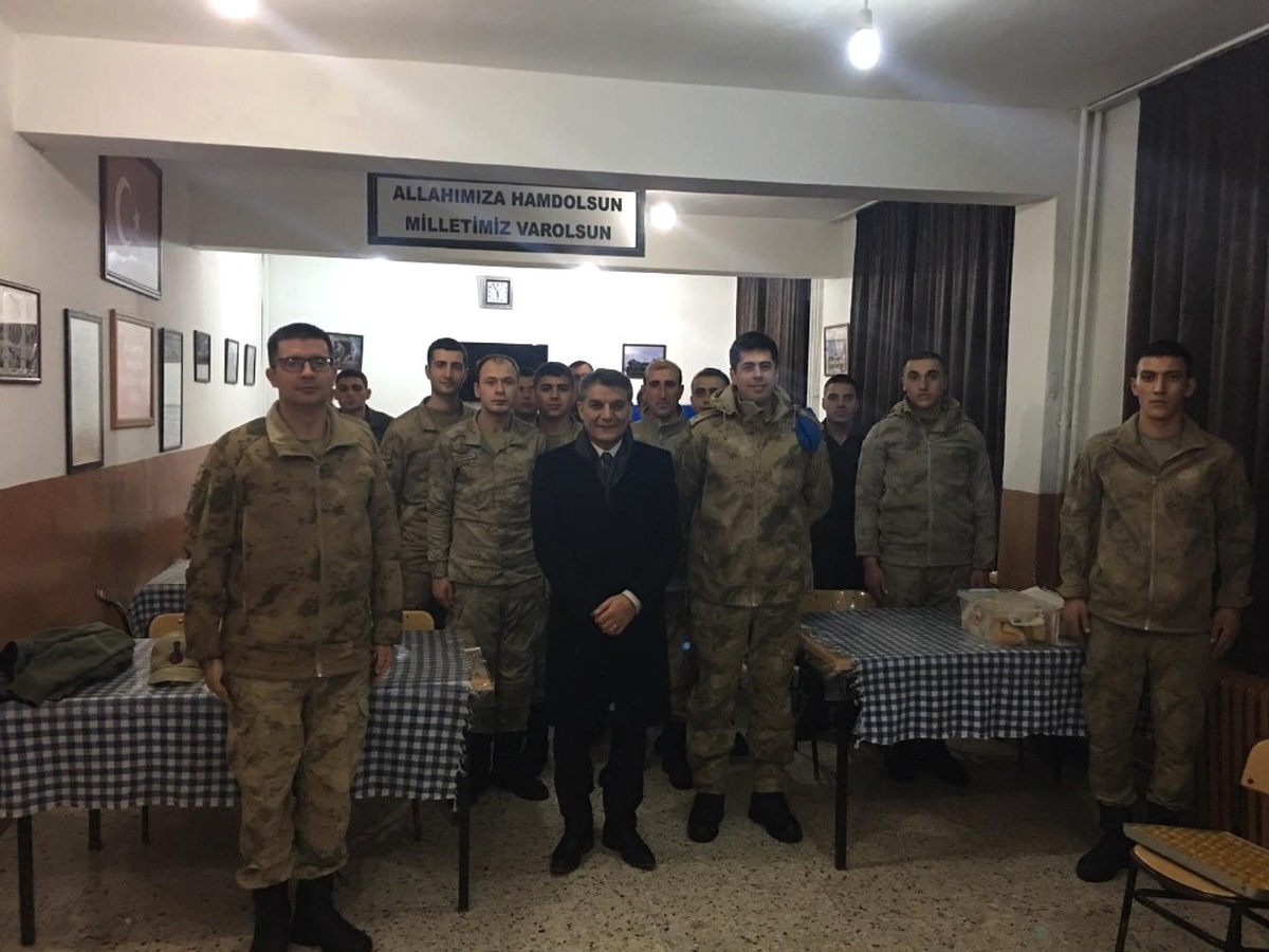 Kaymakam Özkan\'dan Güvenlik Güçlerine Moral Ziyareti