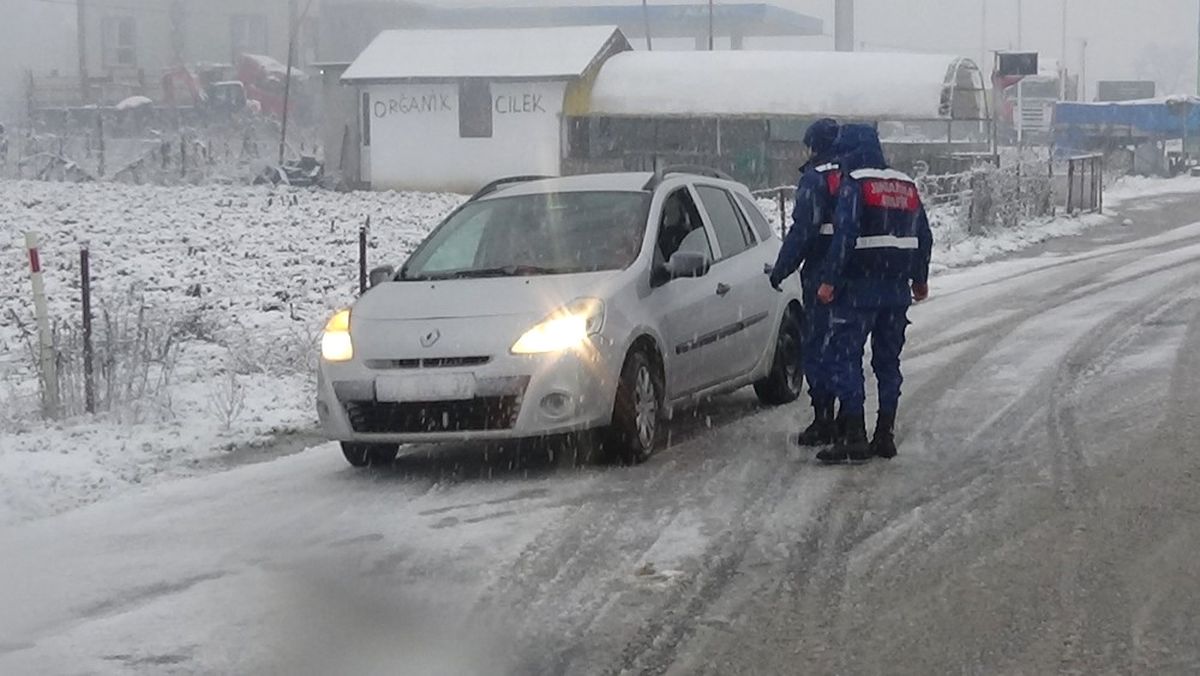 Kazdağları\'ndan Geçen Karayolu Trafiğe Kapandı