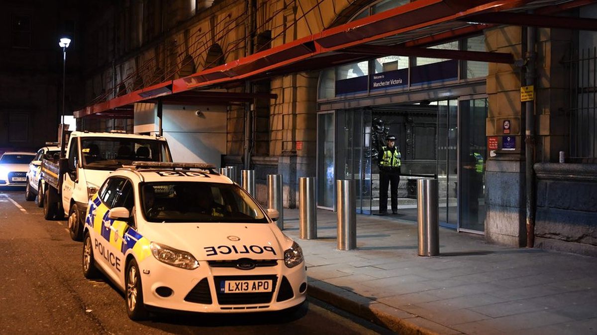 Manchester\'daki Bıçaklı Saldırıya \'Terör\' Soruşturması