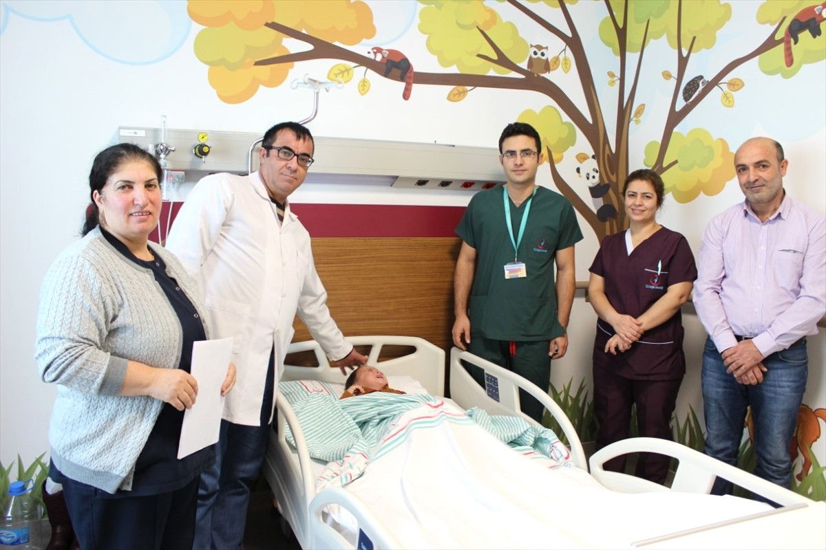 Mesanesinden 1,5 Santimetrelik Taş Çıkarıldı