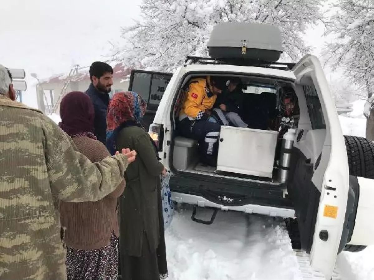 Paletli Ambulansla, Hasta Çocuğa 1 Saatte Ulaştılar
