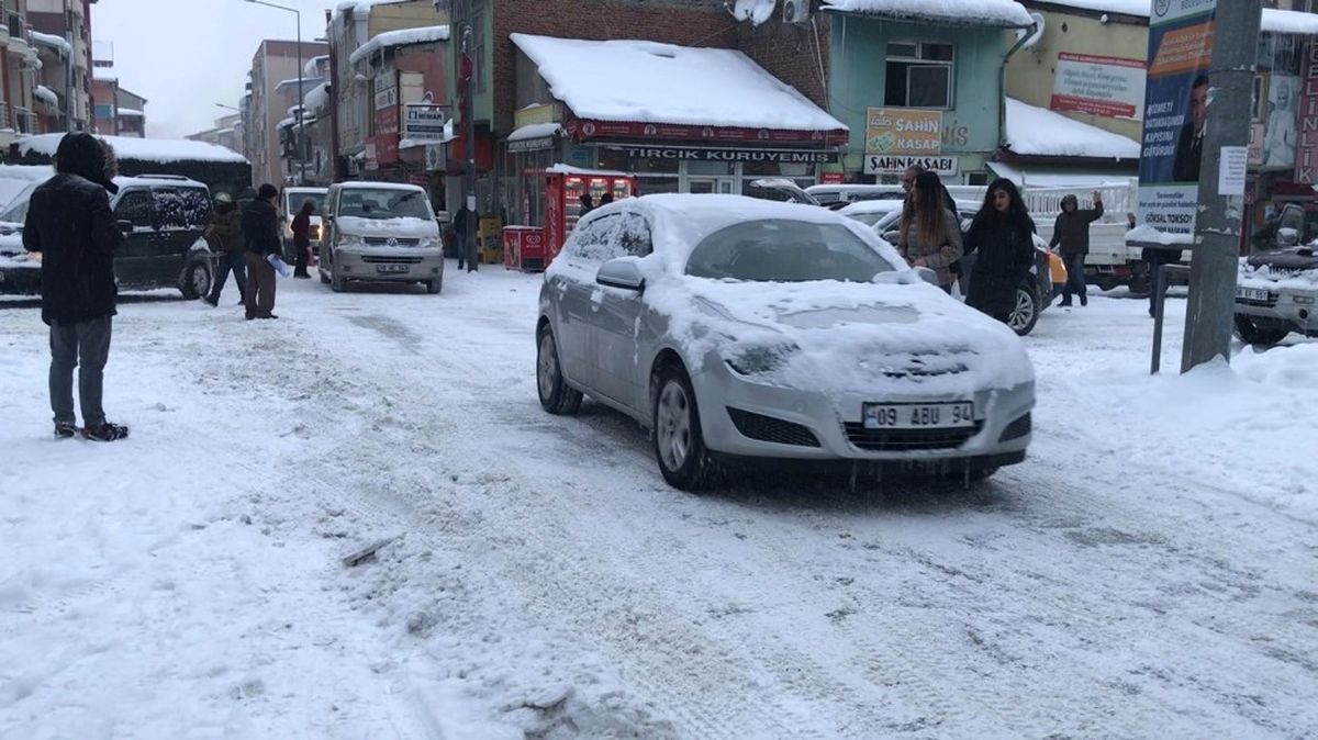 Sarıkamış\'ta Yoğun Kar Yağışı