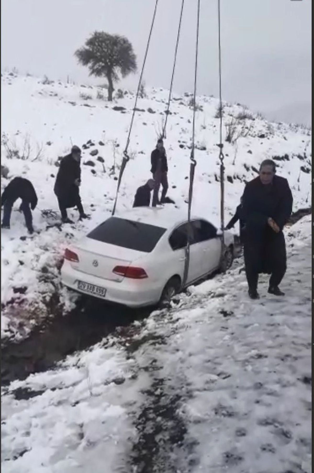Siverek\'te Yollar Buz Pistine Döndü