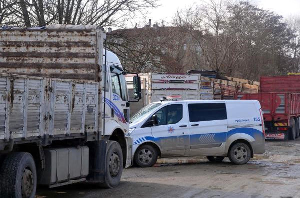 Taşköprü\'de 6 Kamyonun Teybi Çalındı