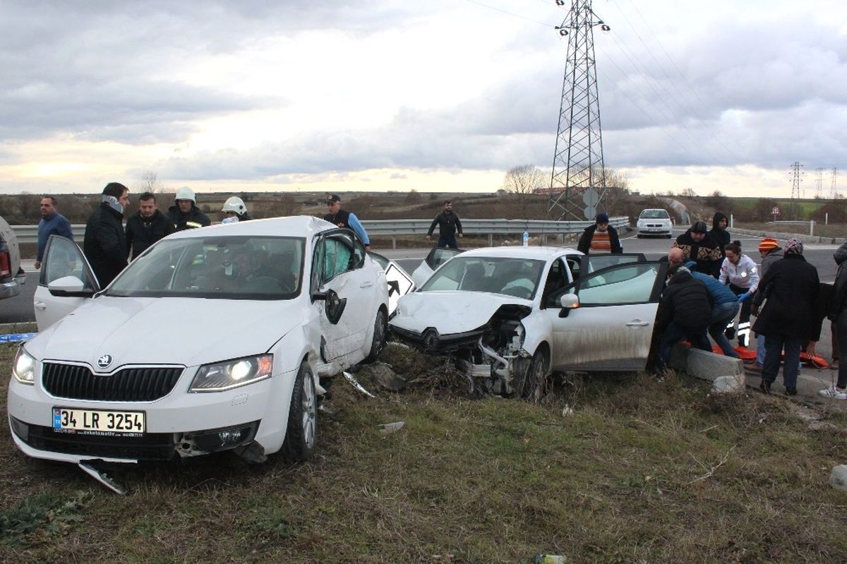 Tekirdağ\'da Trafik Kazası: 8 Yaralı