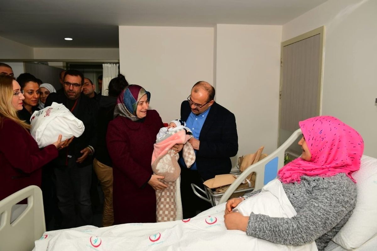 Trabzon\'da 2019\'un İlk Bebeği Dünyaya Geldi