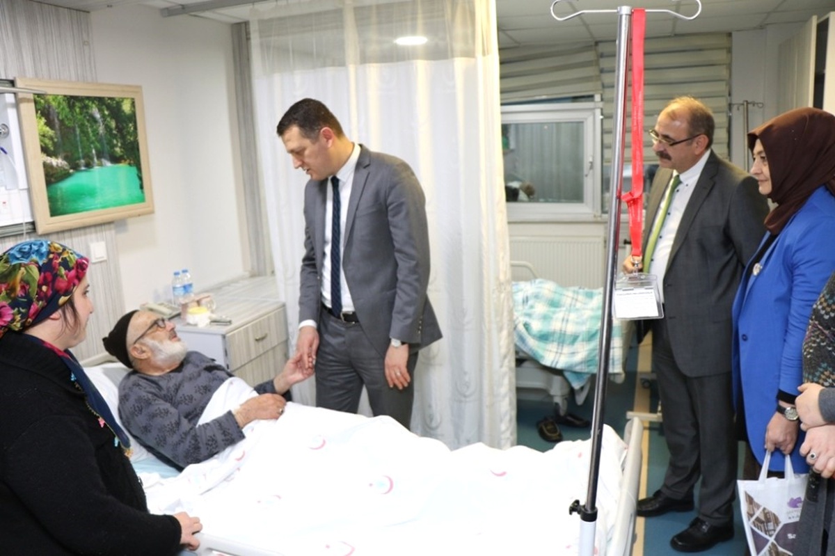 Ürkmezer, Yeni Yıla Girerken Hastaları Yalnız Bırakmadı