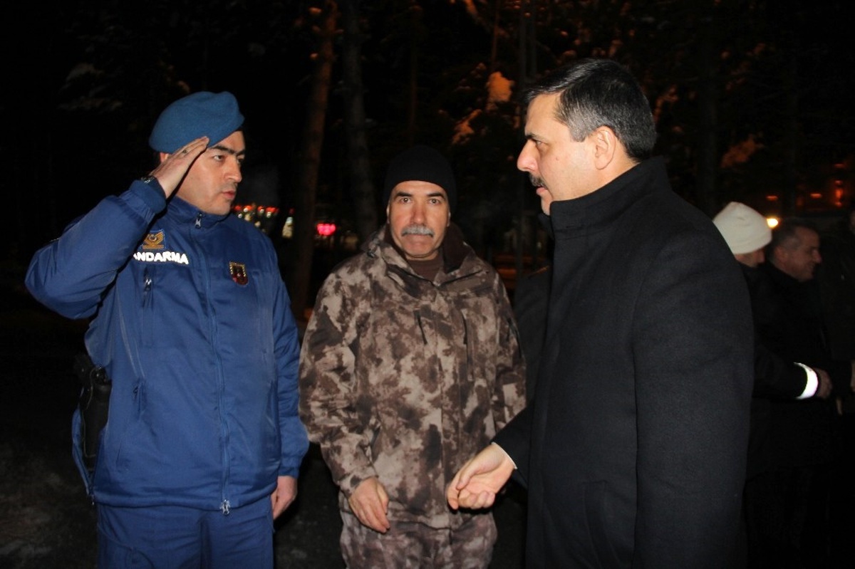 Vali Çiftçi, Polis ve Askerin Yeni Yılını Kutladı