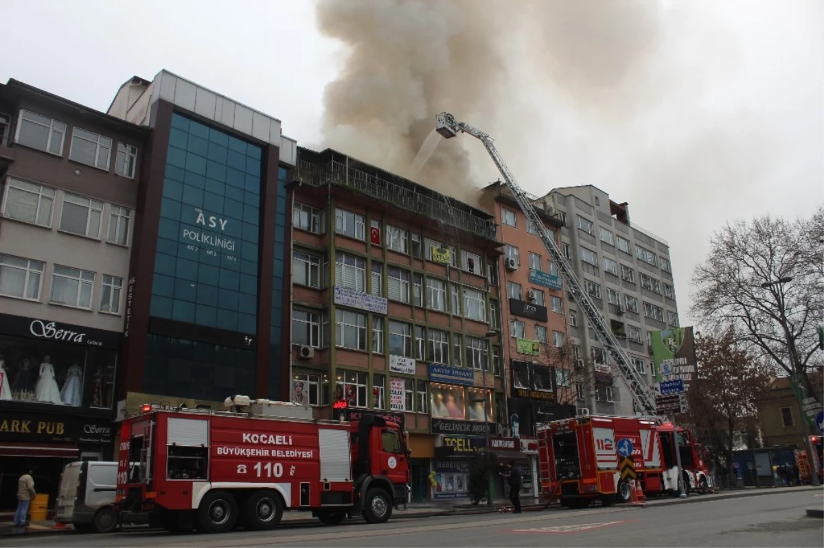 Yangında Şizofreni Hastası Yaşlı Adam Hayatını Kaybetti