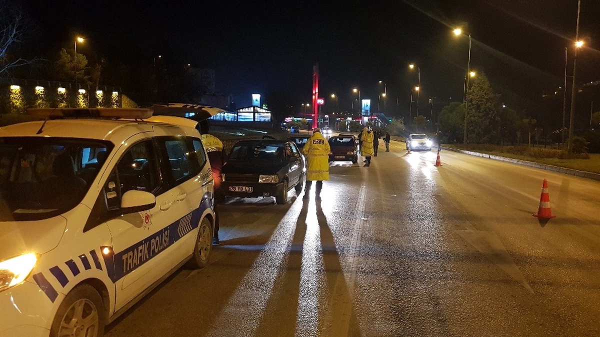 Yarım Saat Arayla İkinci Kez Alkollü Yakalanınca 6 Bin 560 TL Ceza Yedi