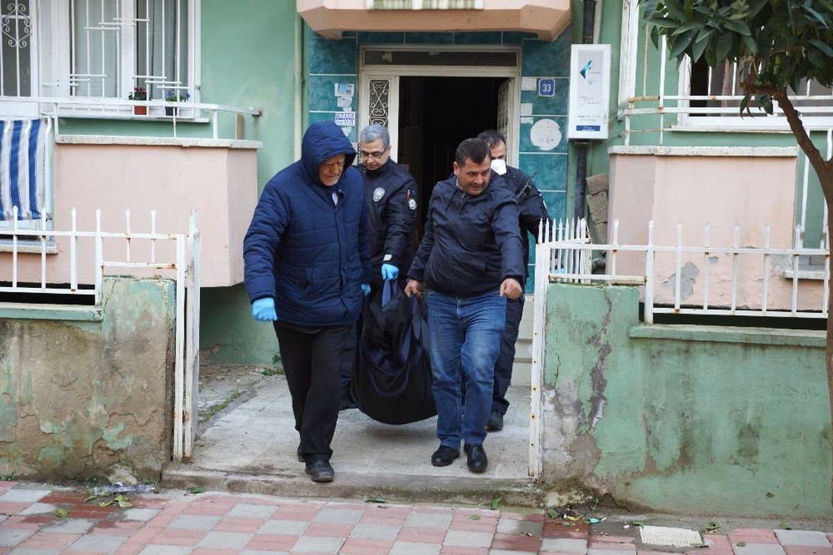 Yaşlı Kadın Çöp Evde Ölü Bulundu