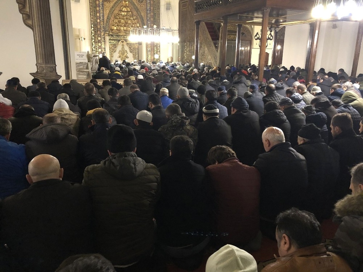 Yeni Yılın İlk Sabah Namazında Ulu Cami Doldu Taştı
