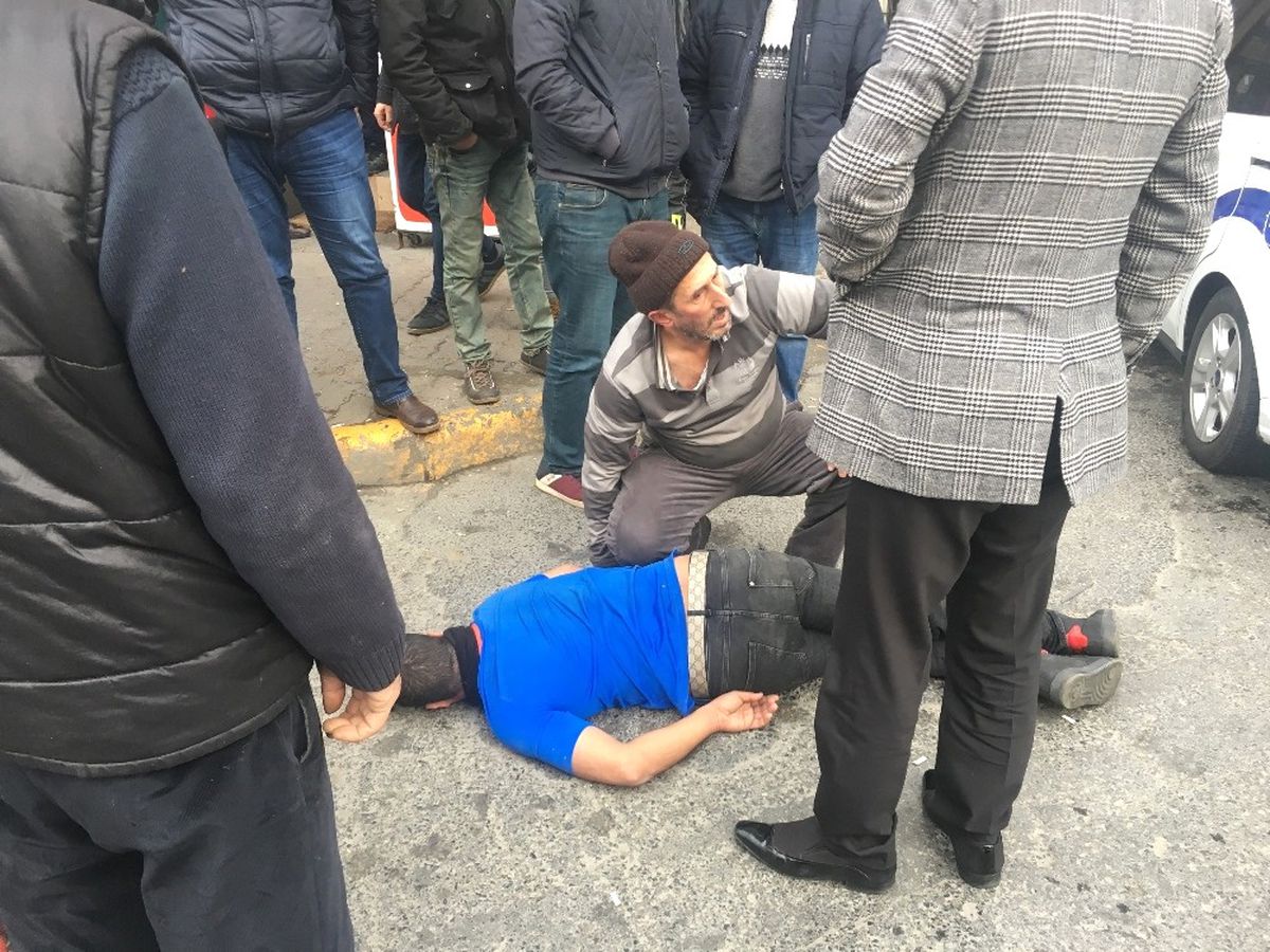 Yılbaşı Gecesi Aşırı Alkol Alan Şahıs Vatandaşlara Saldırdı