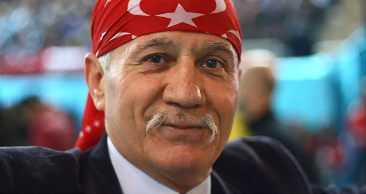 AK Parti\'nin Aday Adayı, Bıyıklarını \'Cumhur İttifakı Bıyığı\' Diye Notere Tasdik Ettirdi