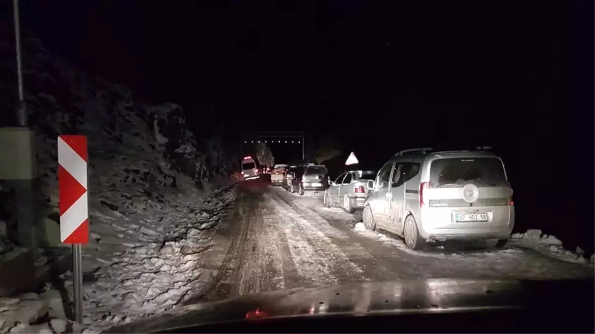 Alanya\'nın Kırsalında Kardan Ulaşıma Kapanan Yol Açıldı