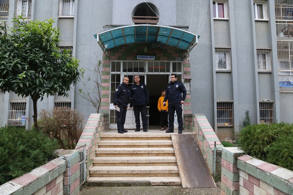 Asansör Kabiniyle Duvar Arasında Sıkışan İşçi Öldü
