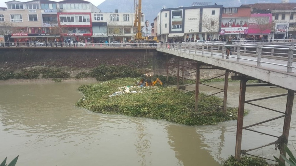 Asi Nehri Su Canavarlarından Kurtuldu