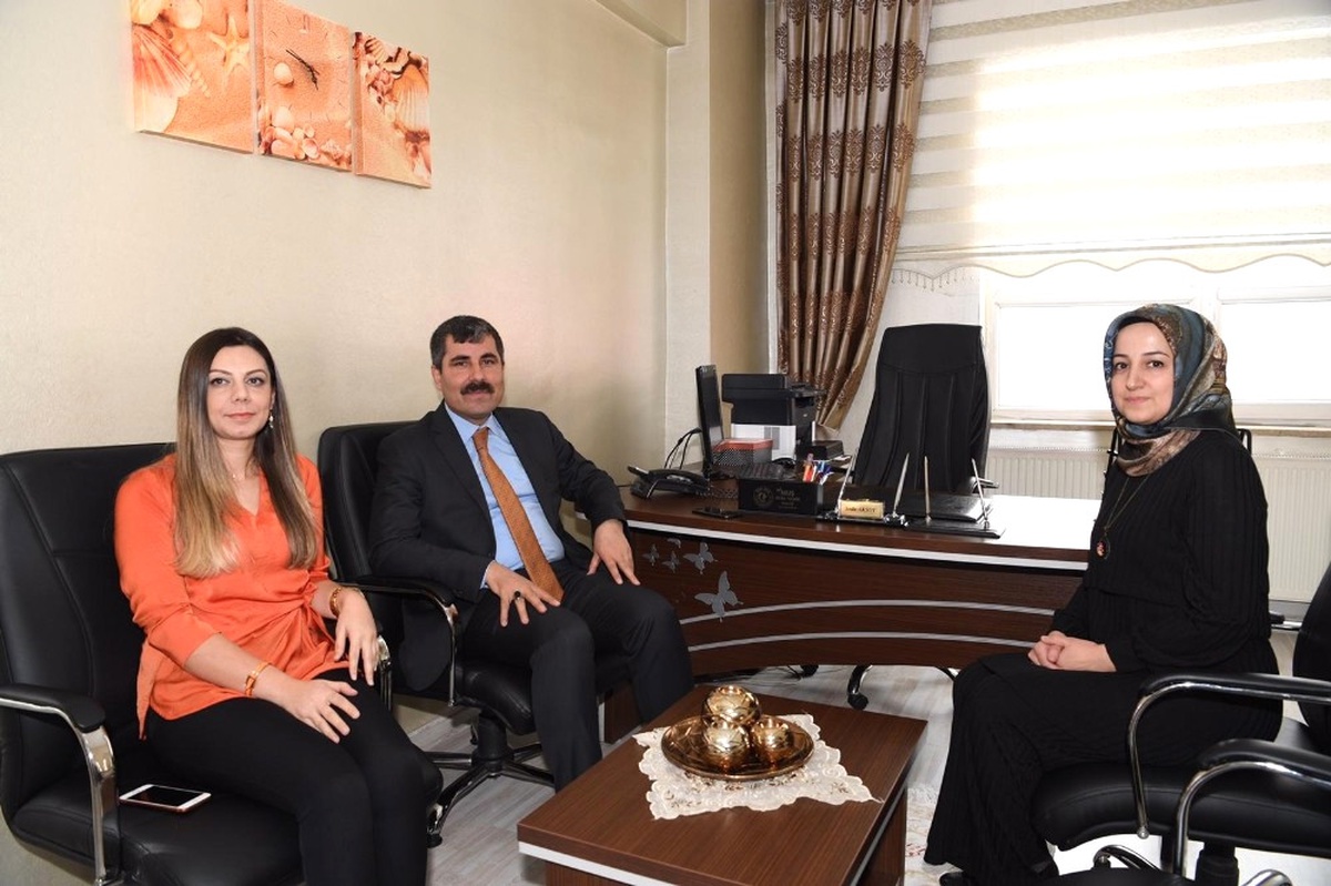 Başkan Asya, Balpeteği Anaokulu Öğretmen ve Öğrencileriyle Bir Araya Geldi