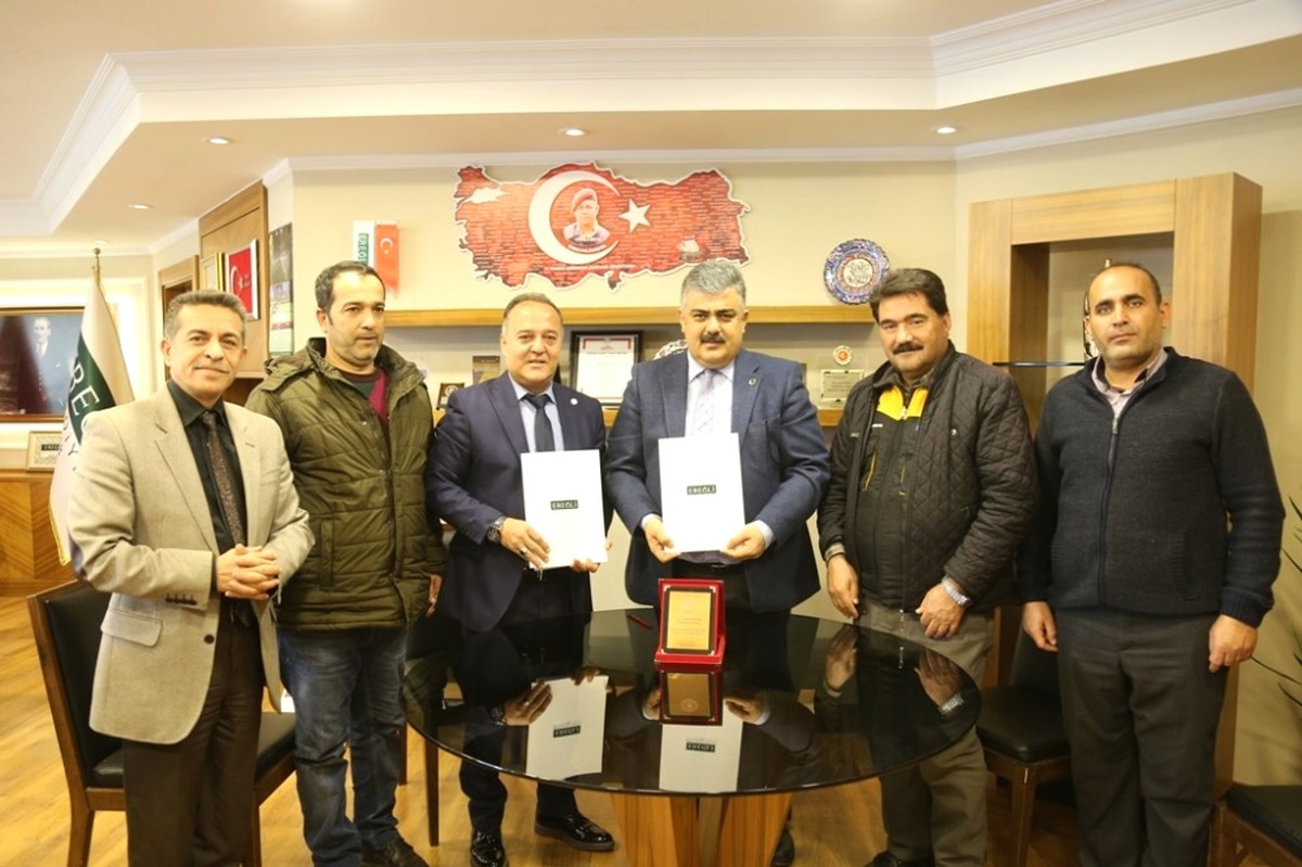 Başkan Özgüven, Belediye İşçilerinin Yüzünü Güldürdü