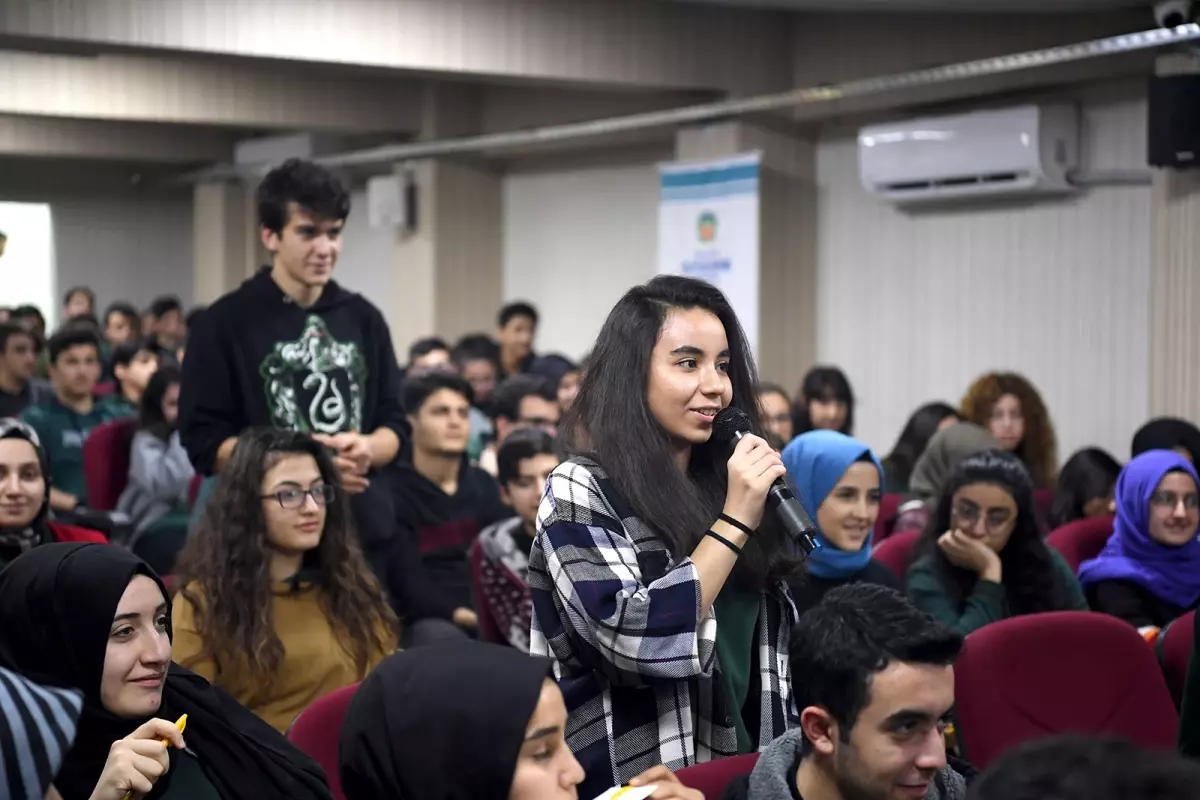 Başkan Polat Öğrencilerle Bir Araya Geldi