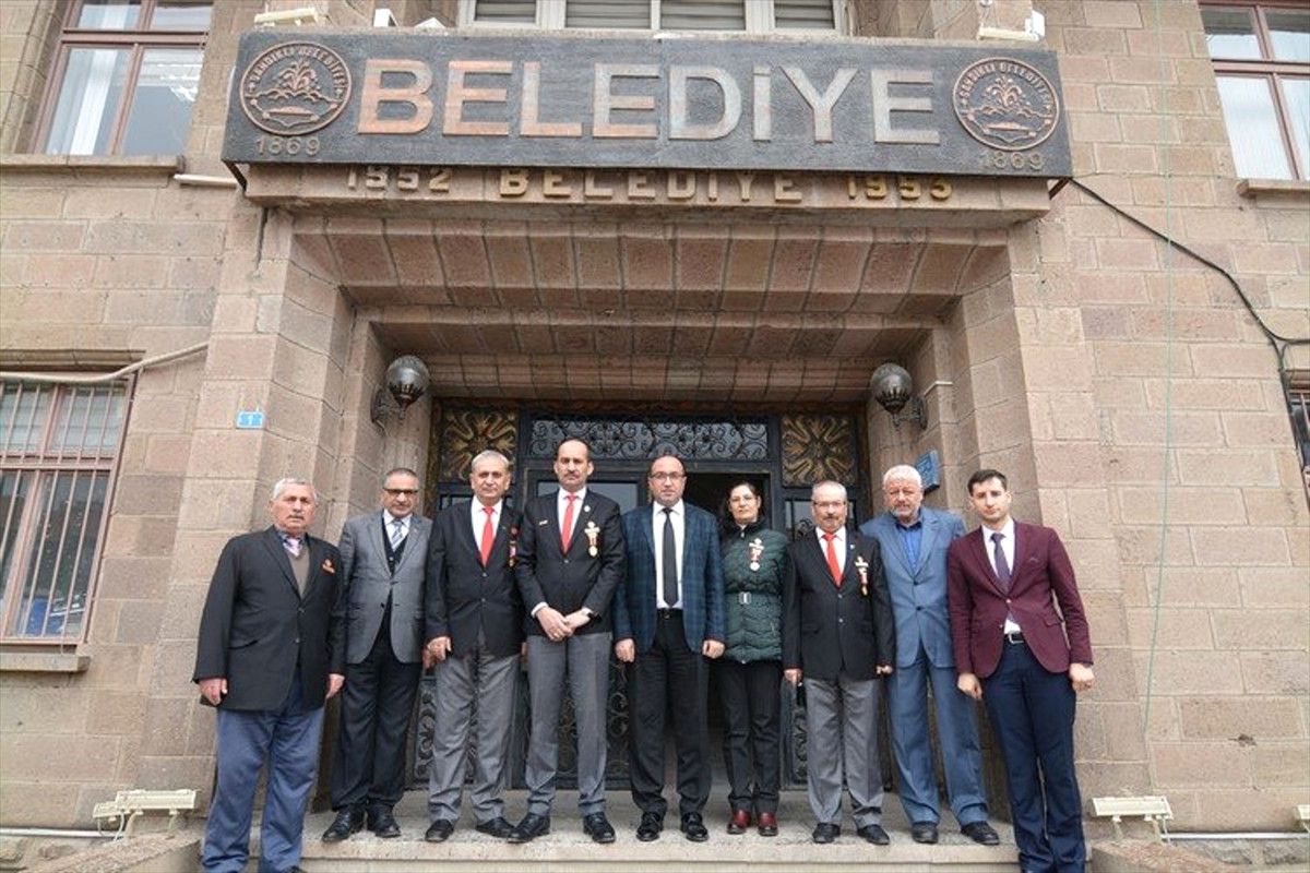 Belediye Başkanı Çöl\'e Ziyaretler