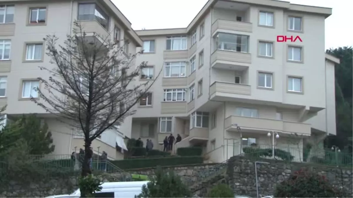 Beykoz\'da Tartıştığı Babasını Tabancayla Vurarak Öldürdü