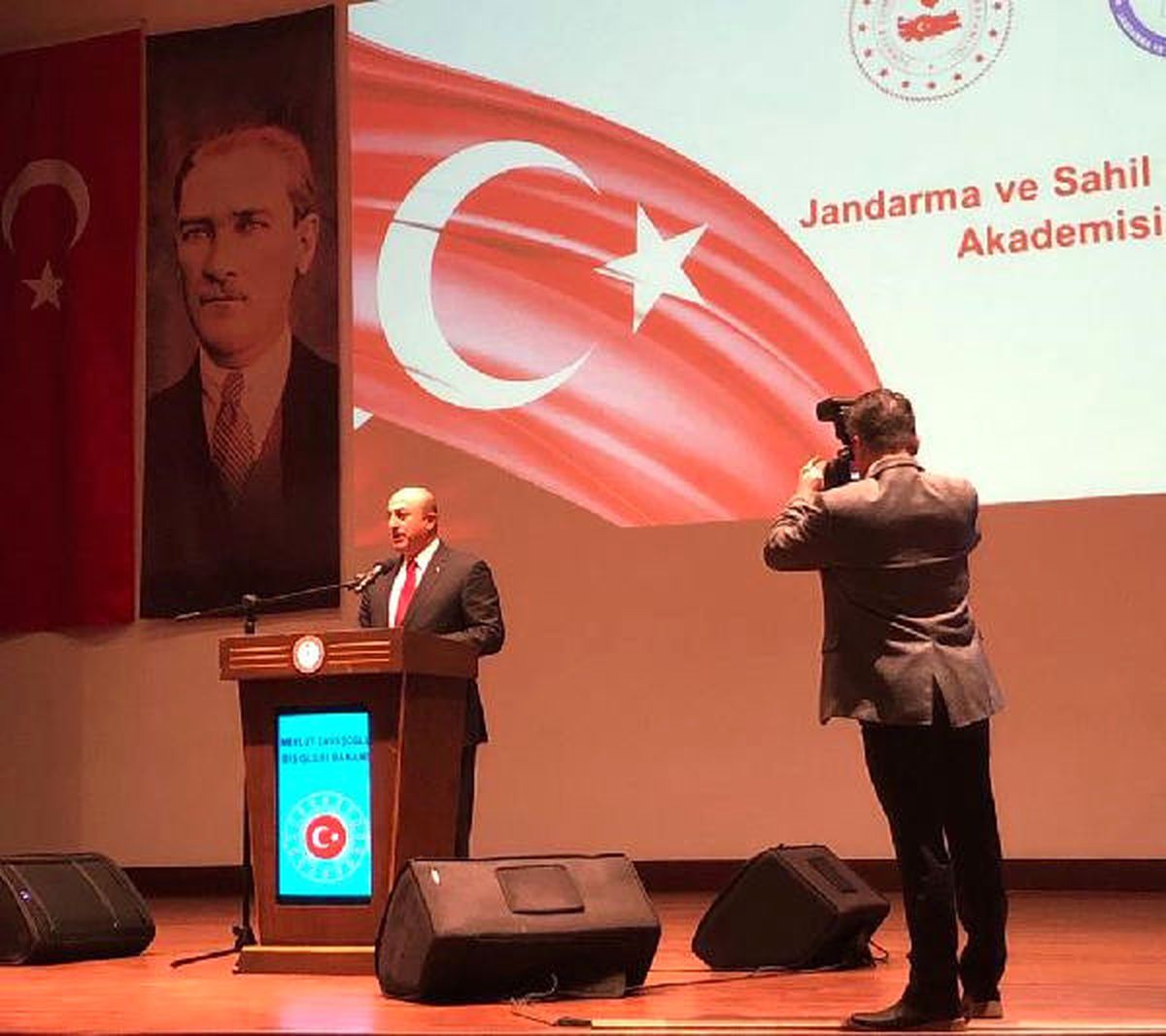Çavuşoğlu\'ndan Yunanistan\'a: Şımarık Çocuğunuza Sahip Çıkın