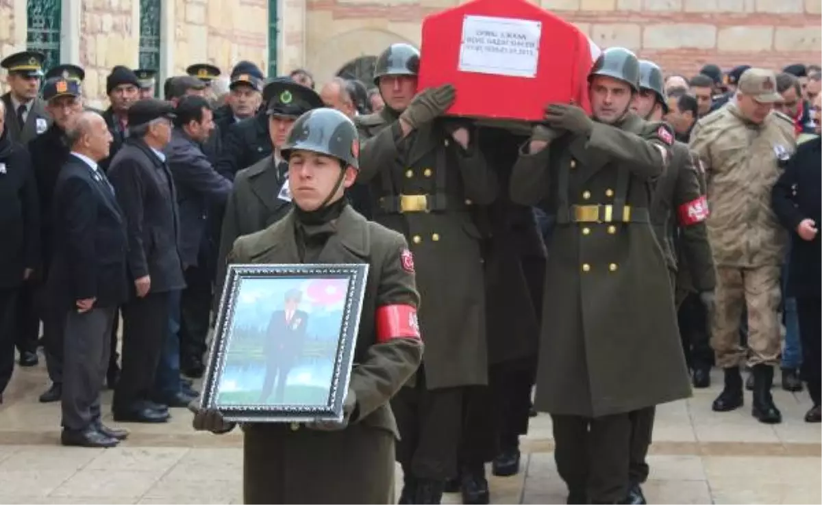 Doğum Gününde Ölen Kore Gazisi Toprağa Verildi