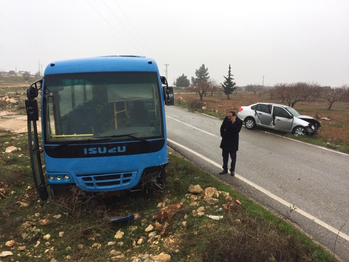 Düğün Tarihini Belirlemeye Giden Aile Kaza Yaptı: 5 Yaralı