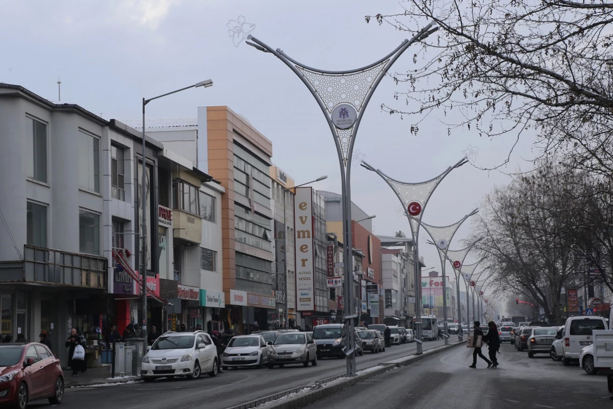 Erzincan Belediyesi Aydınlatma Çalışmaları Devam Ediyor