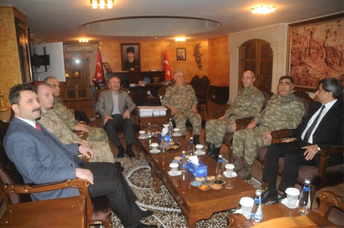 Kara Kuvvetleri Komutanı Orgeneral Dündar Mardin\'de