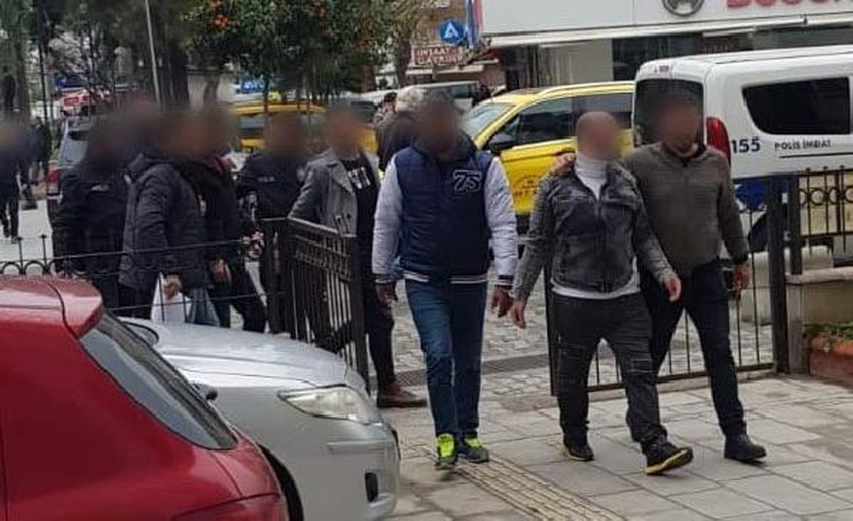 Kuşadası\'nda Yakalanan 3 Cezaevi Firarisi Tutuklandı