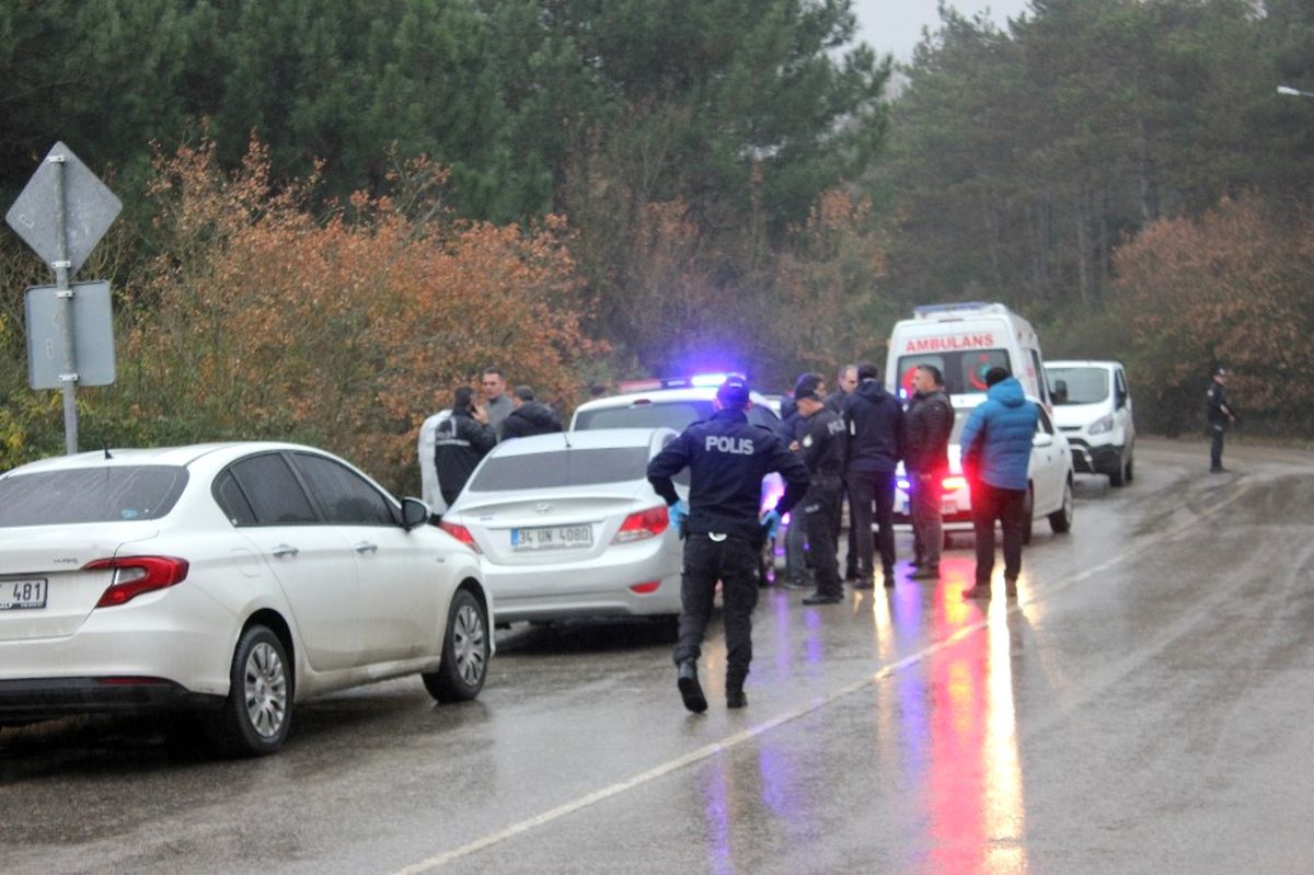 Maltepe\'de Yol Kenarında Erkek Cesedi Bulundu