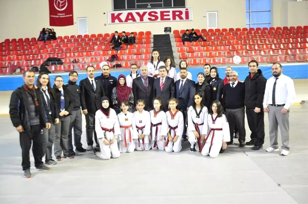 Okullar Arası Taekwondo Müsabakaları Tamamlandı