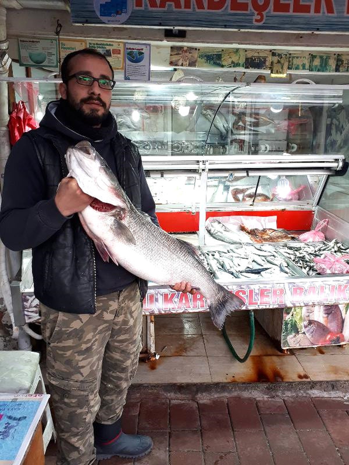 Oltayla 8 Kiloluk Levrek Yakaladı