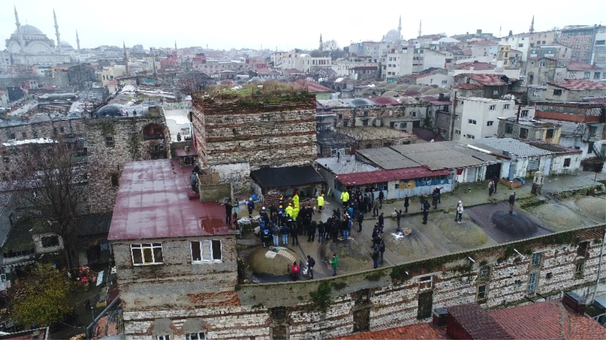 Sağır Han\'da Bulunan Kaçak Yapıların Yıkımı Havadan Görüntülendi