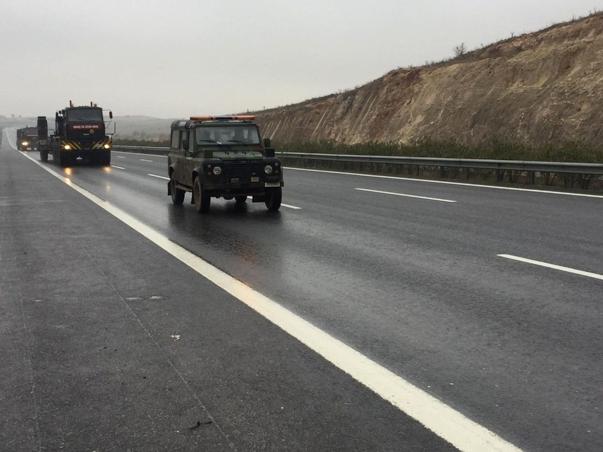 Sınıra Askeri Sevkıyat Devam Ediyor