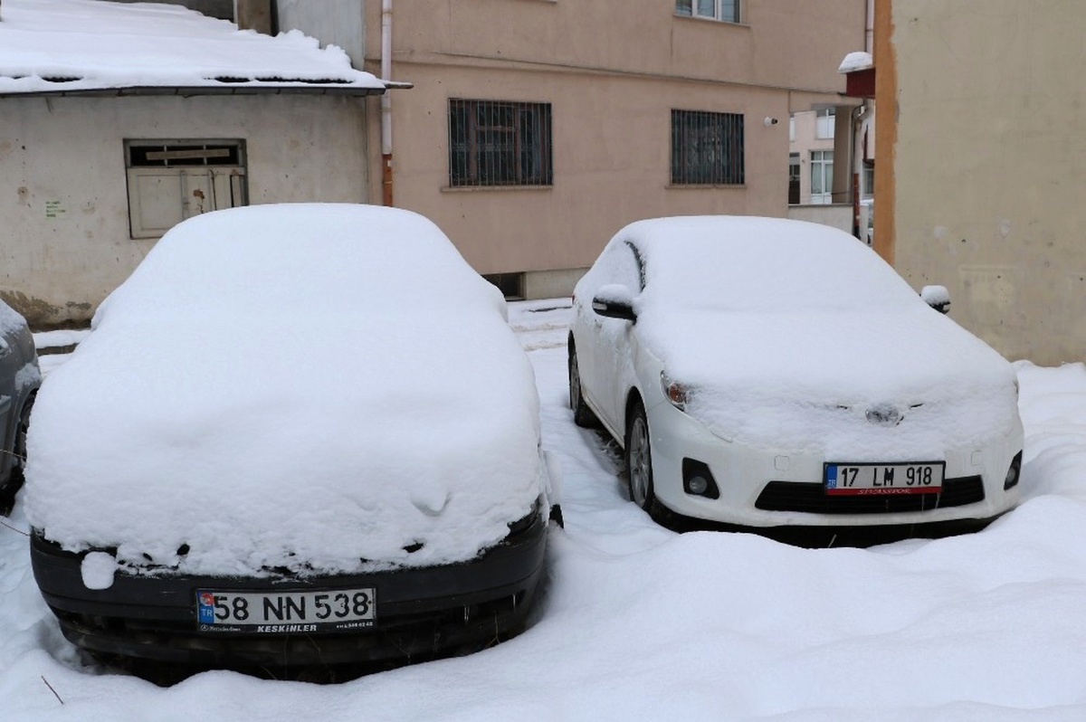 Sivas\'ta Kar Yağışı ve Soğuk Hava