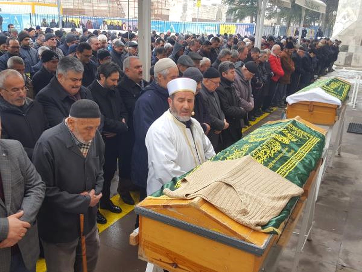 Sobadan Zehirlenen Çift, Toprağa Verildi