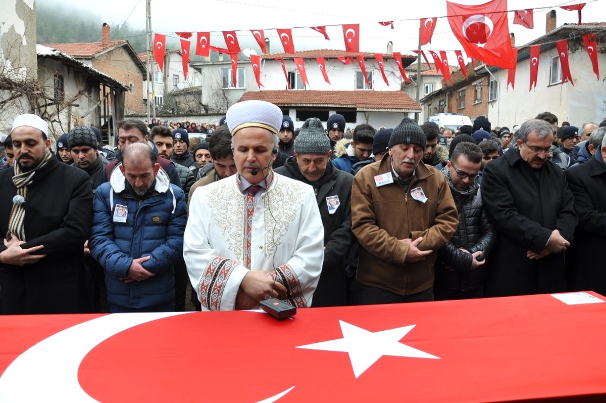Trafik Kazasında Hayatını Kaybeden Polis Memuru Toprağa Veridi