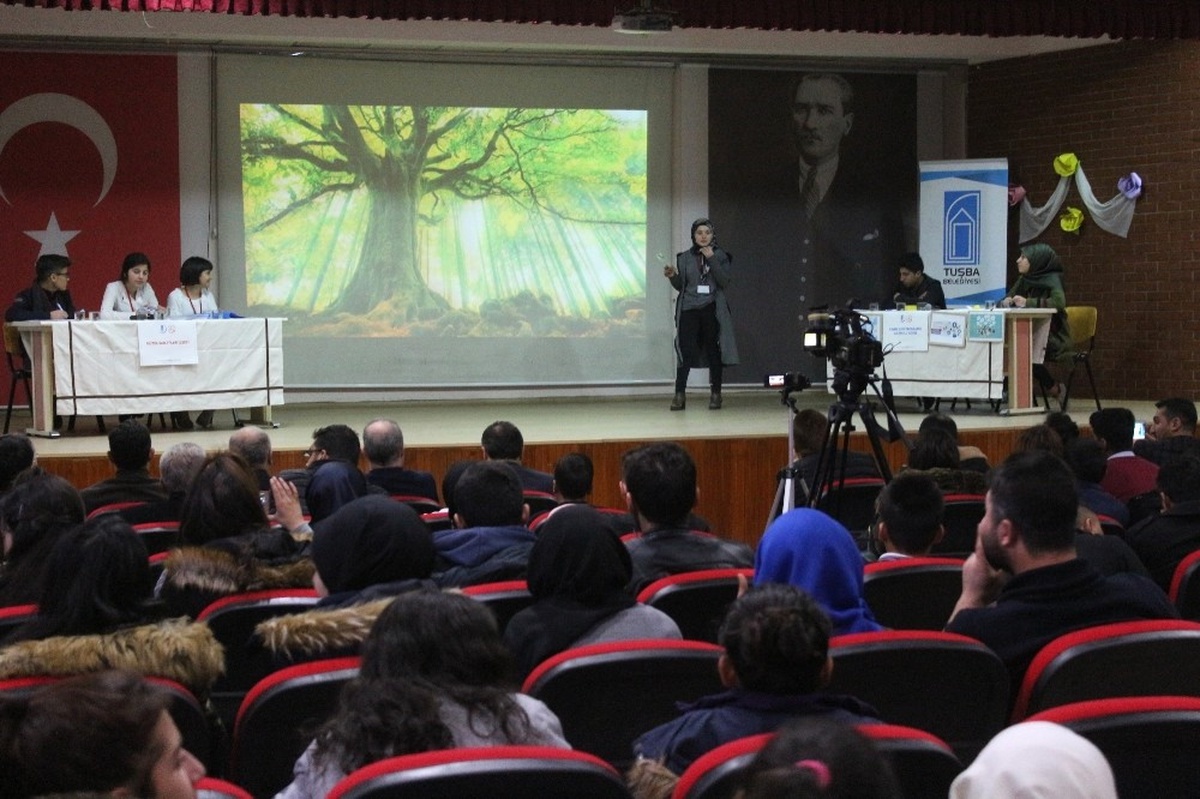 Tuşba\'da "Fikirler Konuşuyor" Münazara Yarışması
