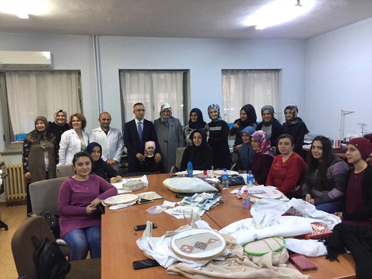 Vali Çeber\'den El Sanatları Merkezine Ziyaret