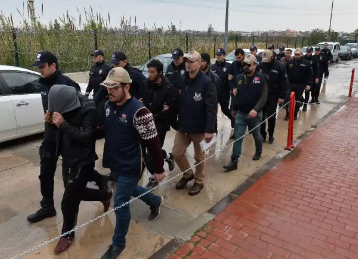 Yılbaşı Öncesi Gözaltına Alınan 8 Deaş Şüphelisi Adliyede