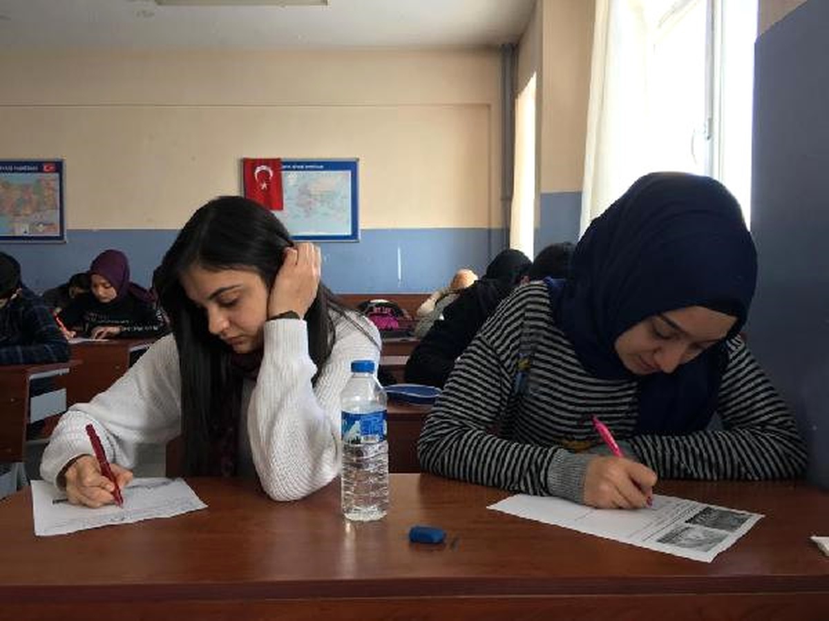 Ardahan\'da Öğretmensiz ve Gözetmensiz Sınav
