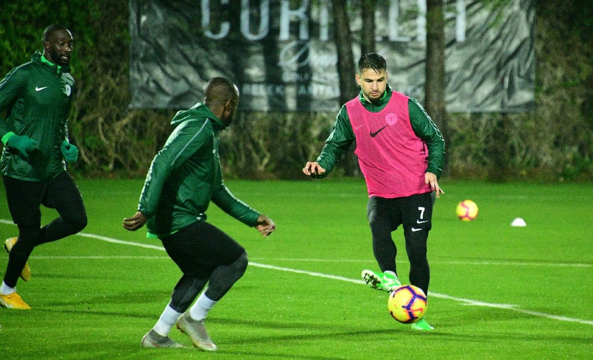 Atiker Konyaspor\'un Devre Arası Kampı Başladı