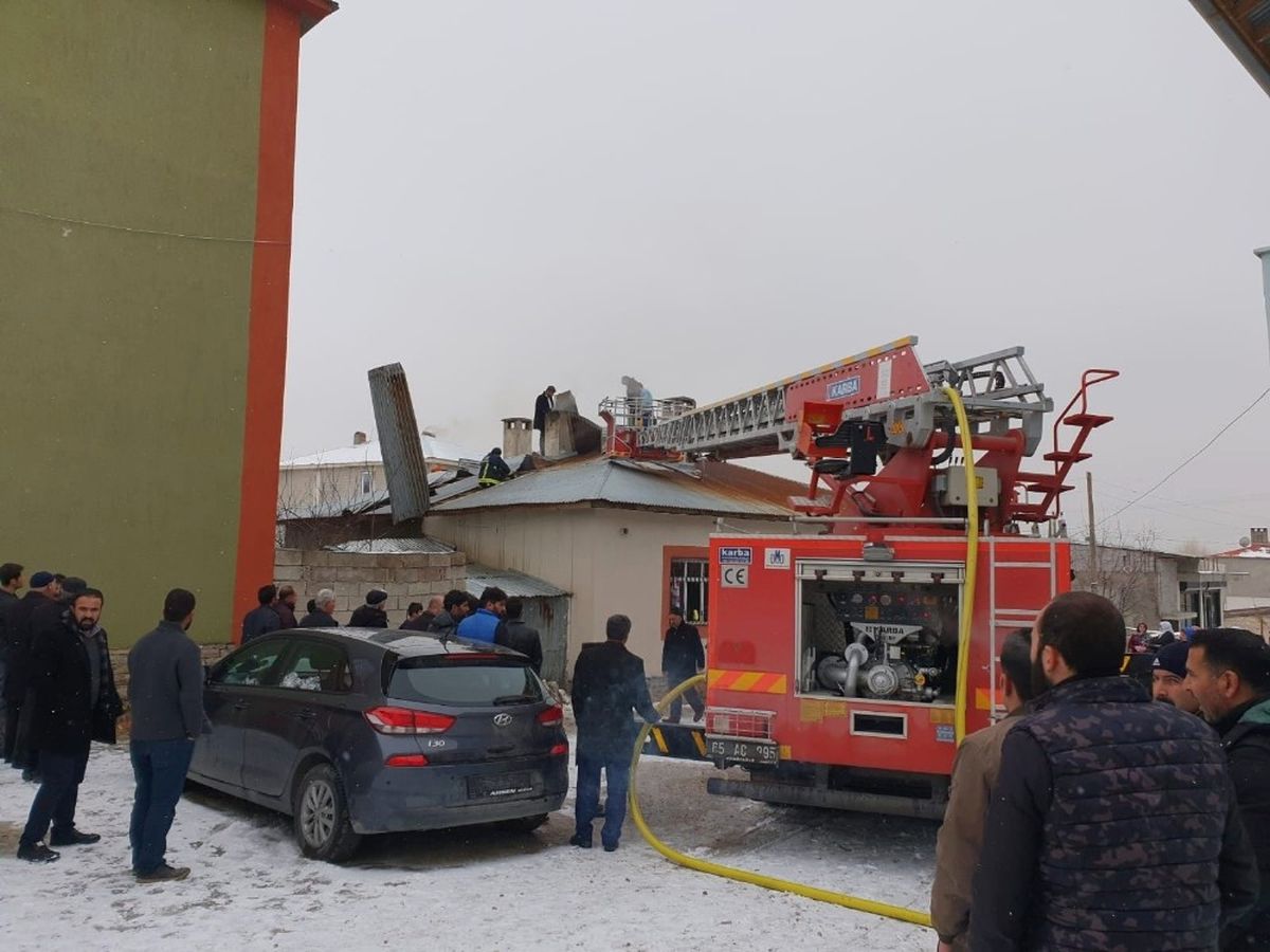 Bacadan Çıkan Kıvılcım Yangına Neden Oldu