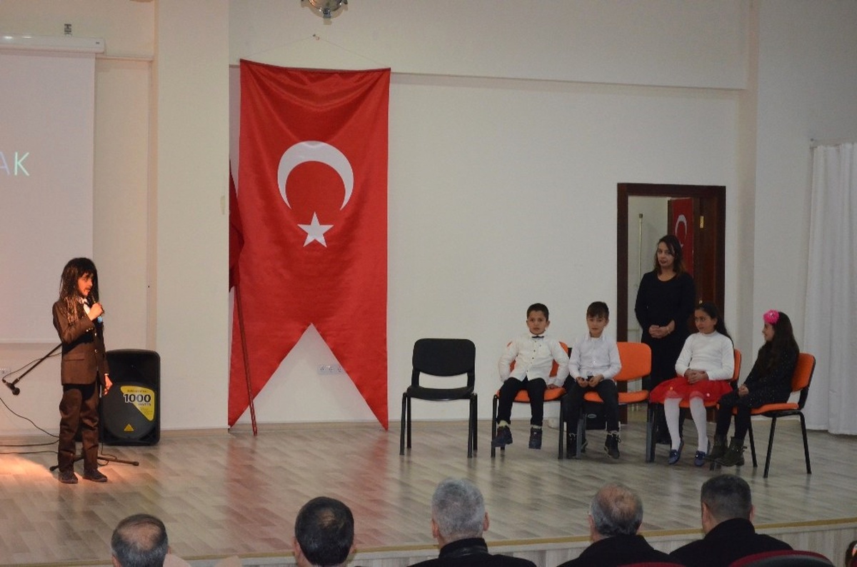 Barış Manço Doğum Gününde Şarkılarıyla Anıldı